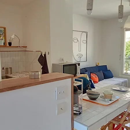 Apartment Charming Flat Close To The Beach *