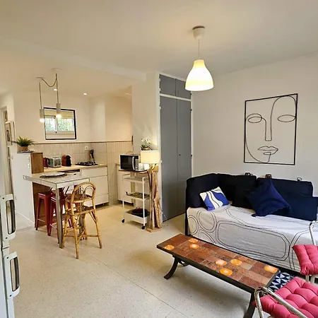 Apartment Charming Flat Close To The Beach